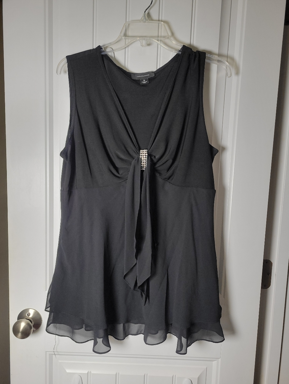 Chiffon-Trim Black Sleeveless Tie-Front Women’s Top with rhinestone. Size 16